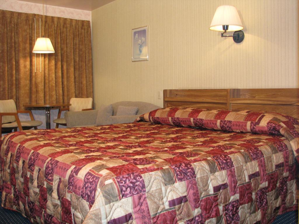 Motel St Moritz Sainte-Agathe-des-Monts Exteriör bild